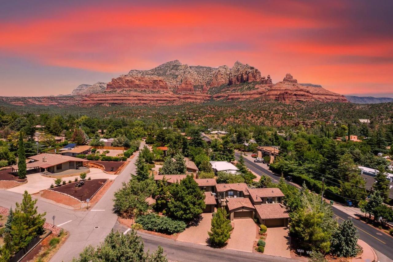 Holiday home Uptown Gem: 3-bed Townhome With Majestic Views And Location *